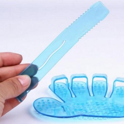 Palm Shaped Pet Cleaning Brush - Image 3